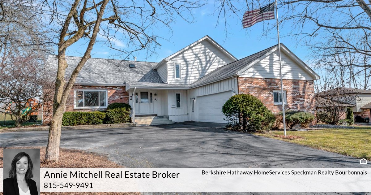 40 Briarcliff Ln, Bourbonnais, IL 60914