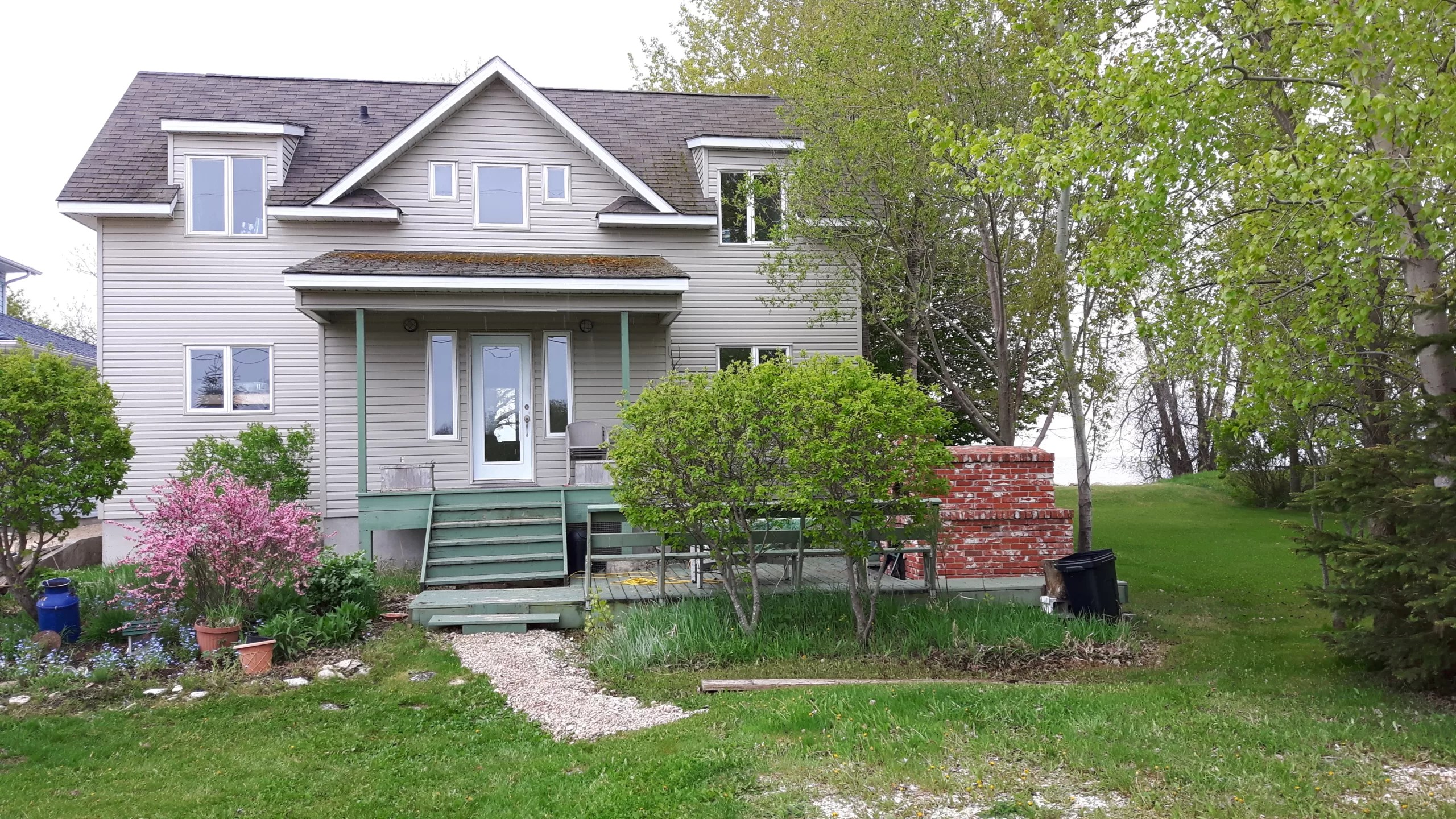 Cottage on Willow Island Interlake Tourism