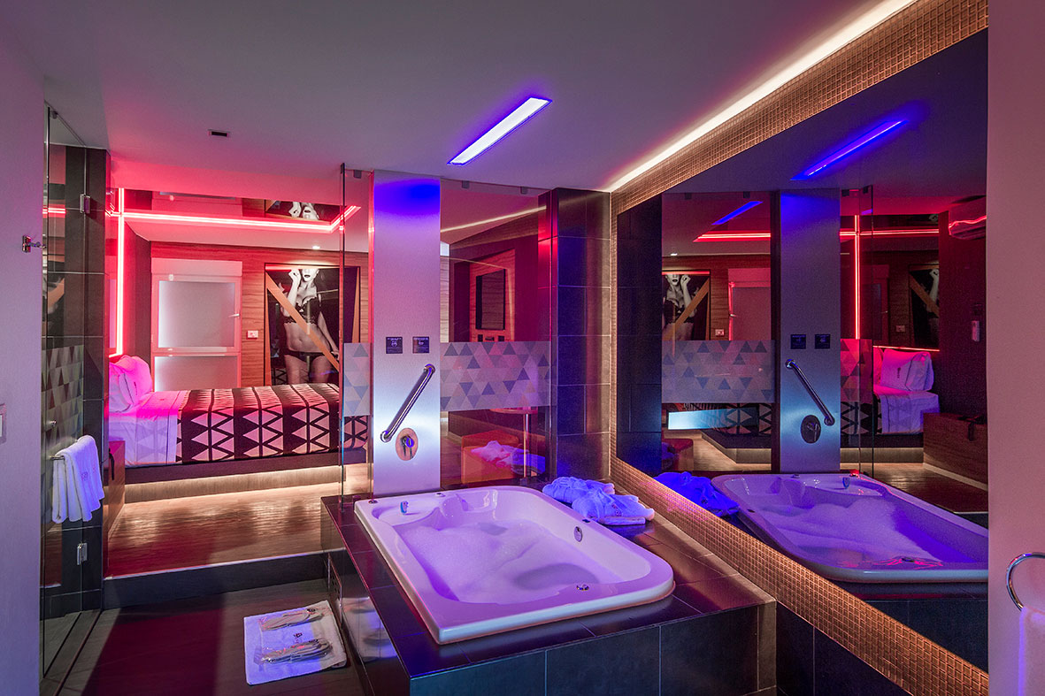 Suite Jacuzzi INTERLOVE HOTEL