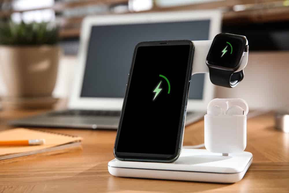Compare Charging Case vs Wireless Charging Case - Internet Access Guide