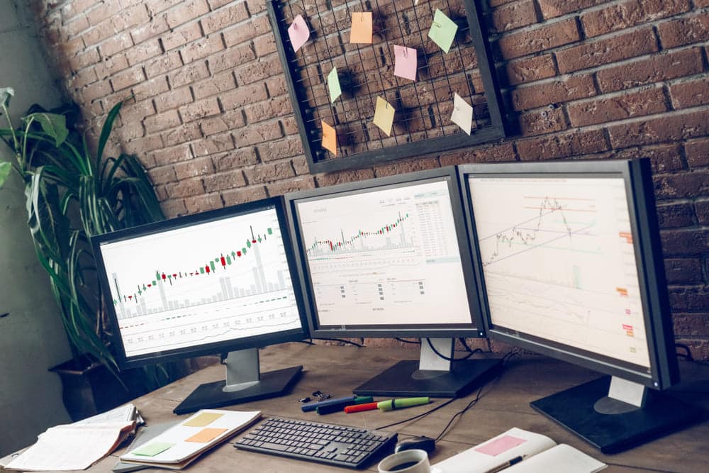 Does Having 3 Monitors Affect Performance? Access Guide
