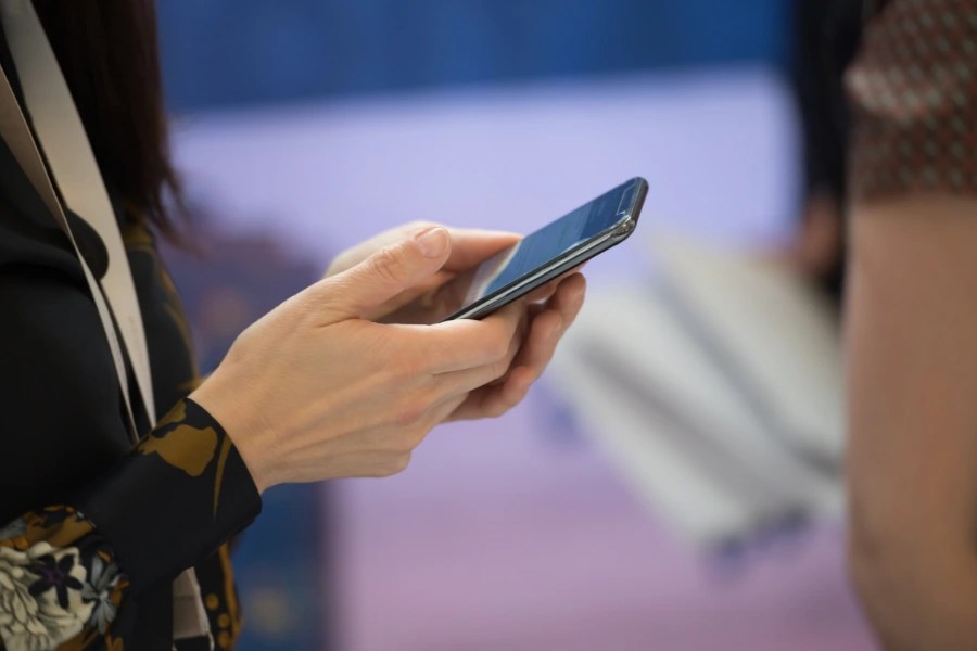 How to Quit a Job Over Text Examples and Samples for a Smooth Exit