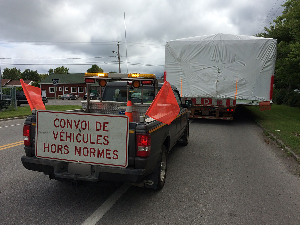 Services Pilot cars for oversize loads, superloads. Interoute