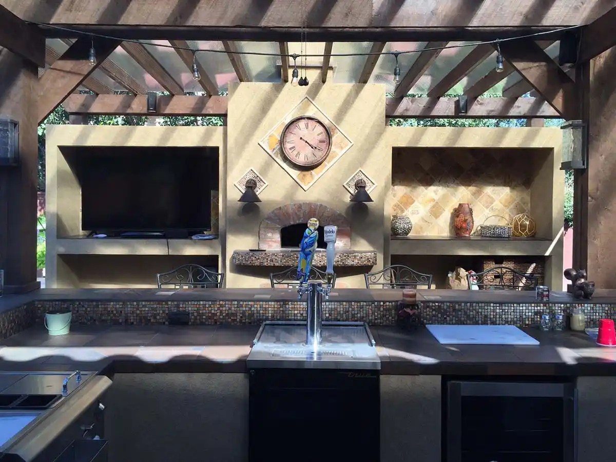 Outdoor Kitchens & Outdoor Furniture Materials