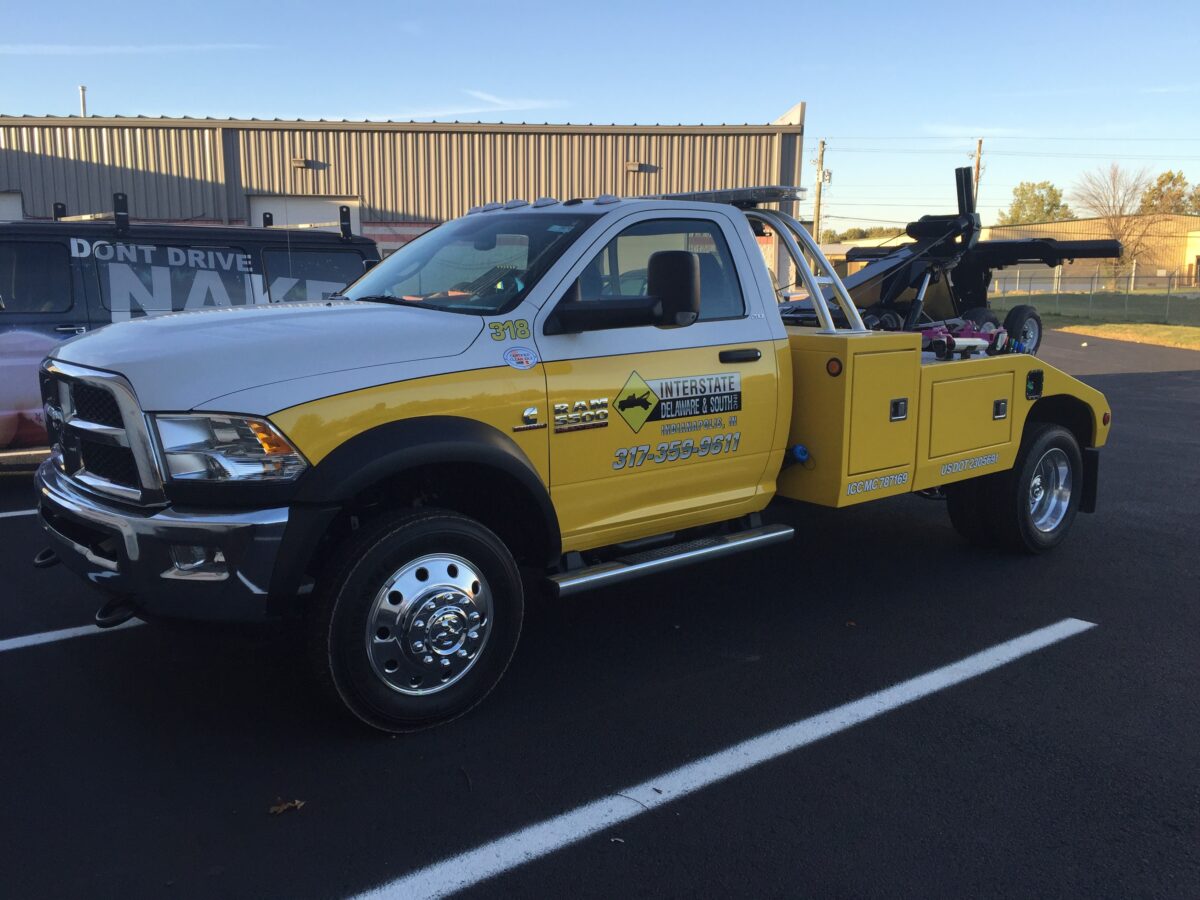 Equipment Transport in Indianapolis Interstate Delaware & South Inc.