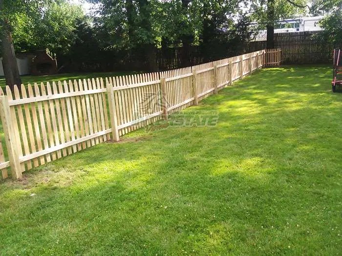 Cedar Picket Interstate Wholesale Fence