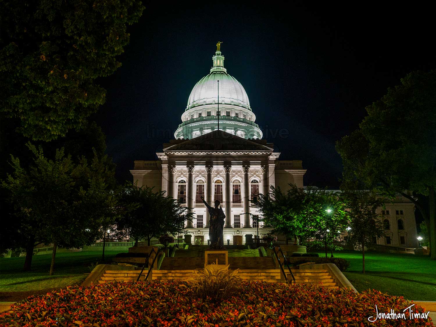 Madison, Wisconsin State Capitol In the Limelight