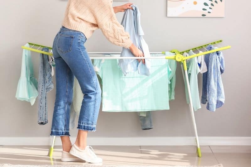 How to Dry Clothes in the Winter