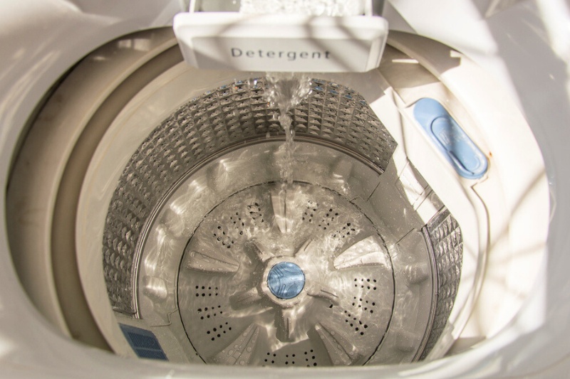 Why Does the Washing Machine Keep Filling with Water When It's Turned Off?