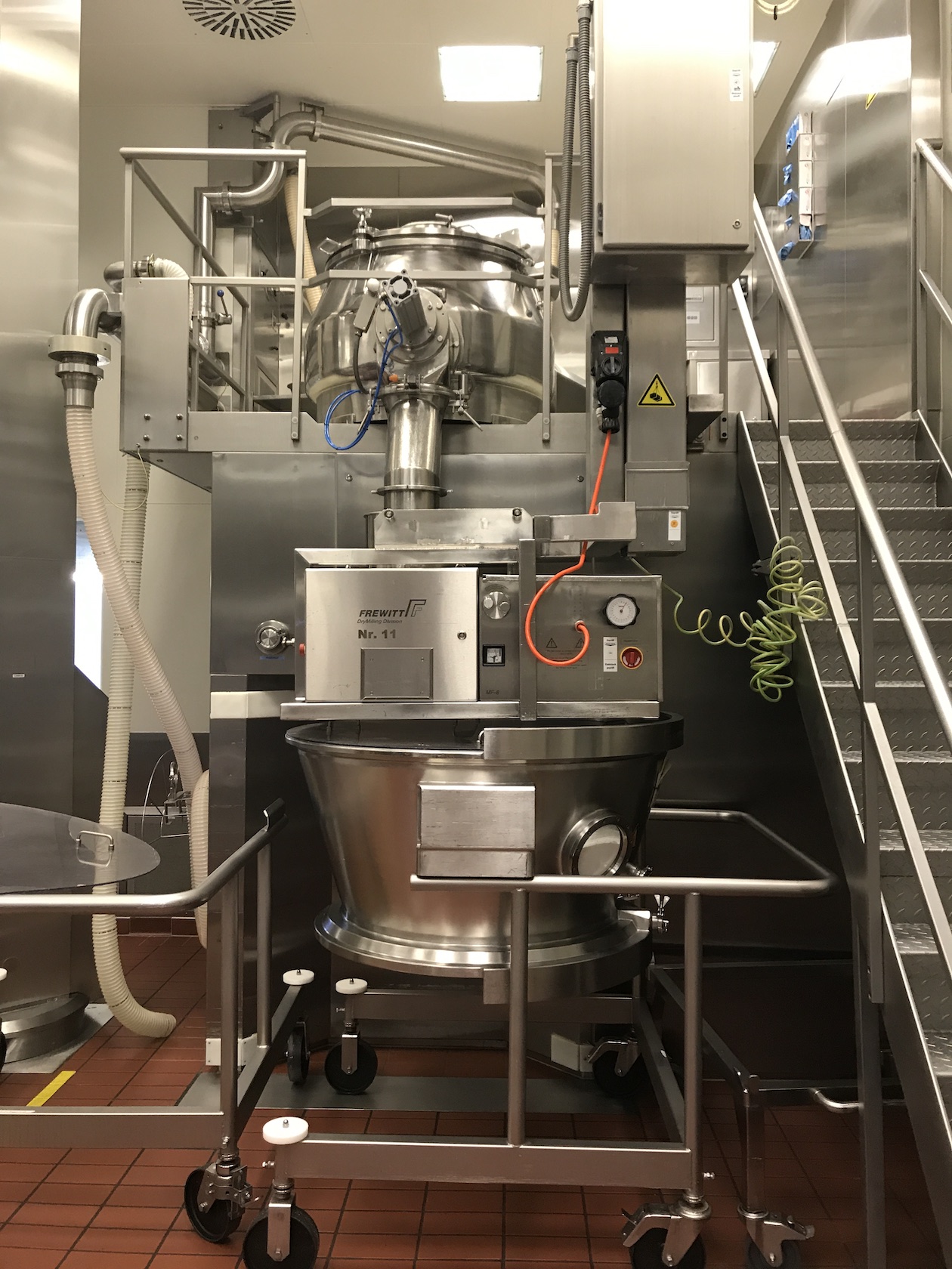 Fluid bed dryer Glatt WSG120 and high speed mixer Diosna V400