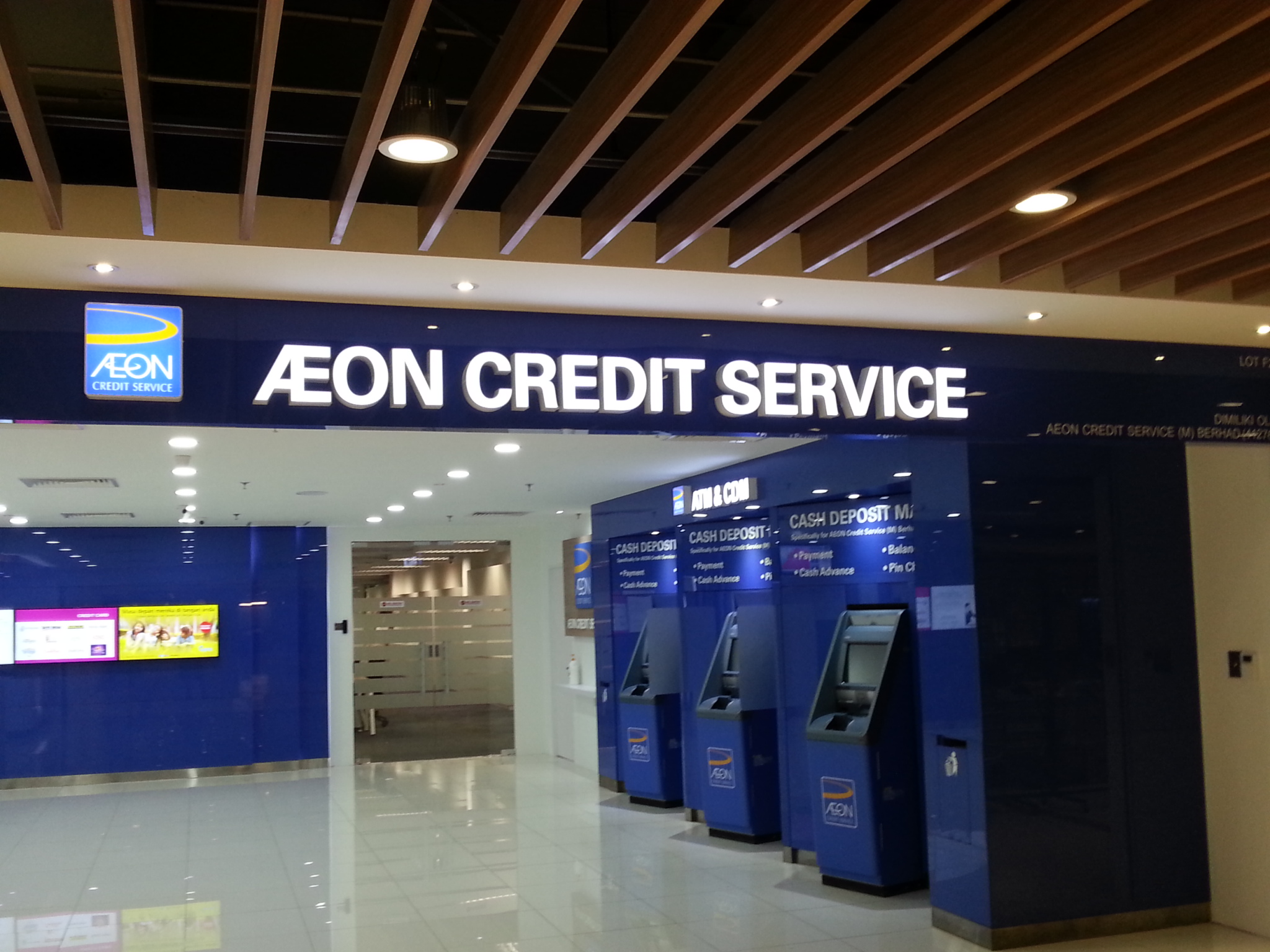 AEON Credit Paling Untung!