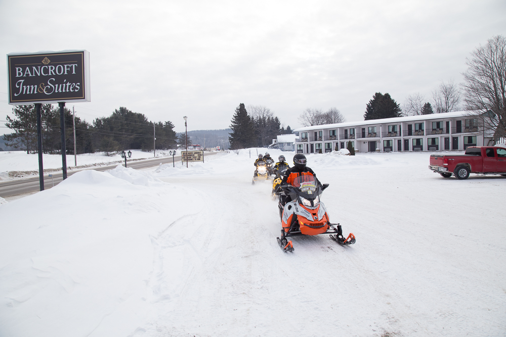 Snowmobile Bancroft Ontario Tour / Intrepid Snowmobiler