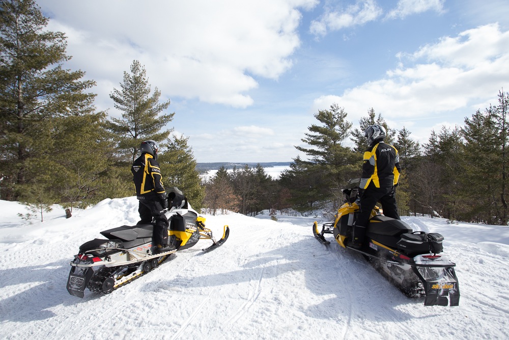 Snowmobile Bancroft Ontario Tour / Intrepid Snowmobiler