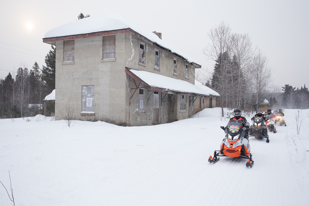 Snowmobile Bancroft Ontario Tour / Intrepid Snowmobiler