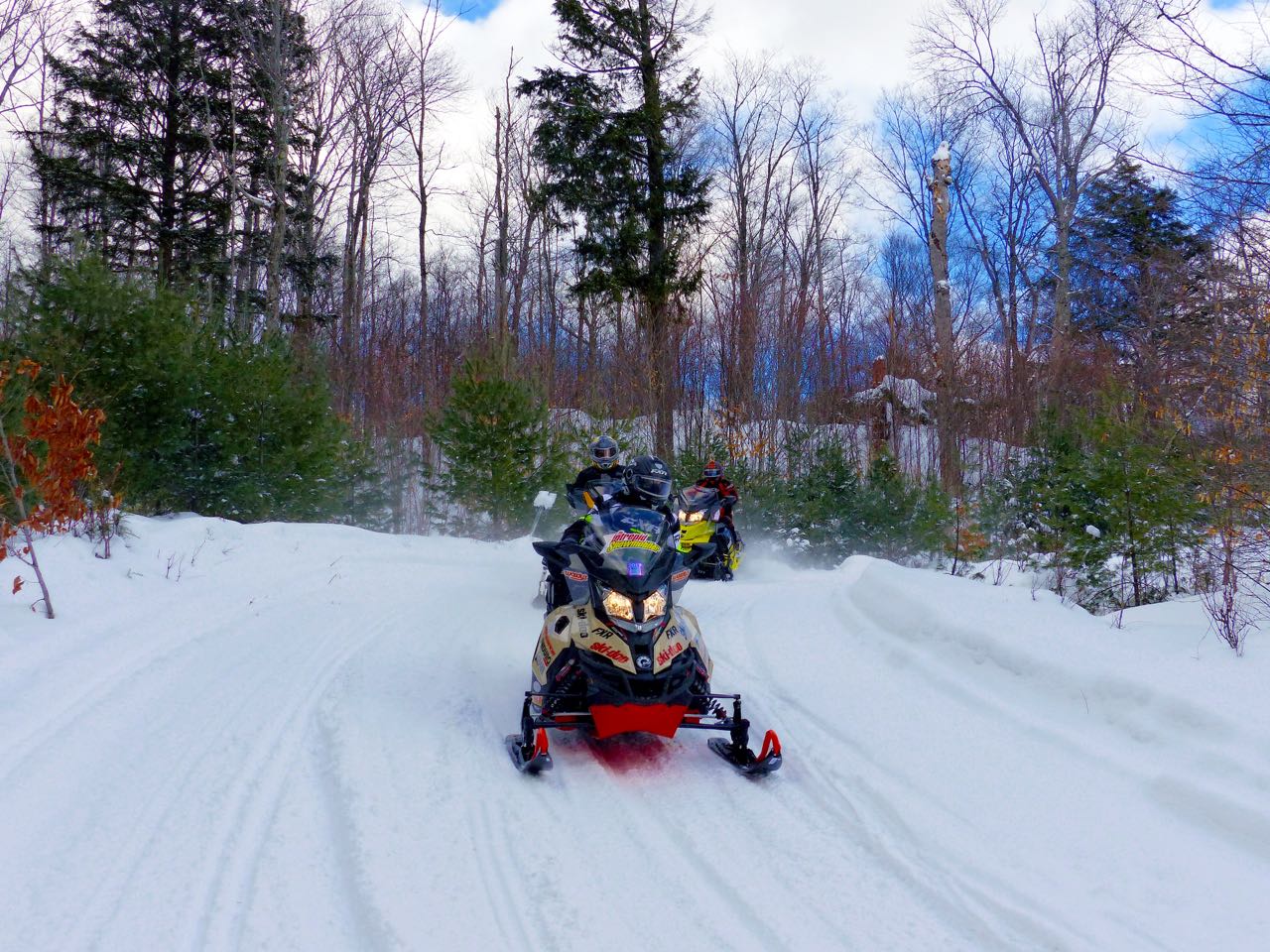 Haliburton Highlands Ontario Snowmobiling / Intrepid