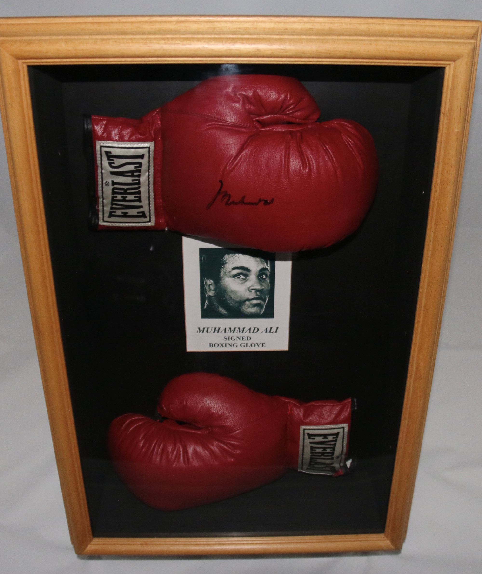 Muhammad Ali Signed Boxing Gloves Invaluable Things