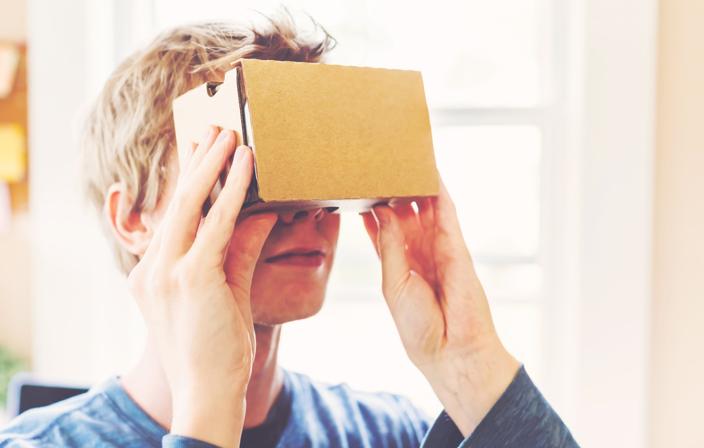 DIY VR Headset Made of... Cardboard? Inventionland