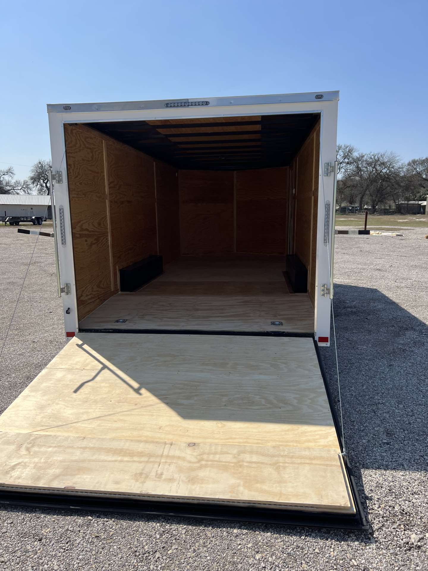 8.5×20′ Stallion Enclosed Double L Trailers Trailer Sales, San