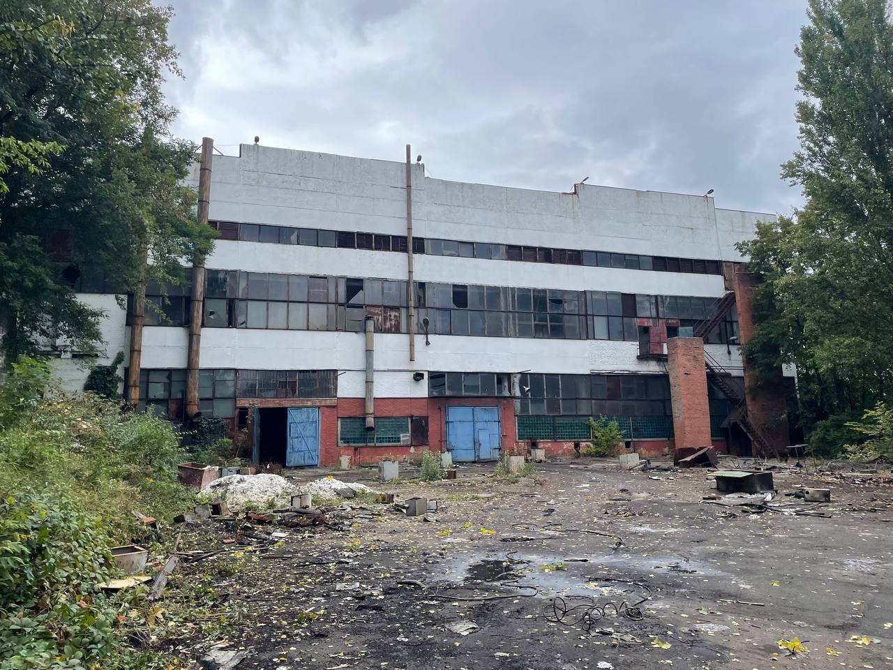 Industrial property complex of 27 hectares and 115,000 sq.m. in Uman