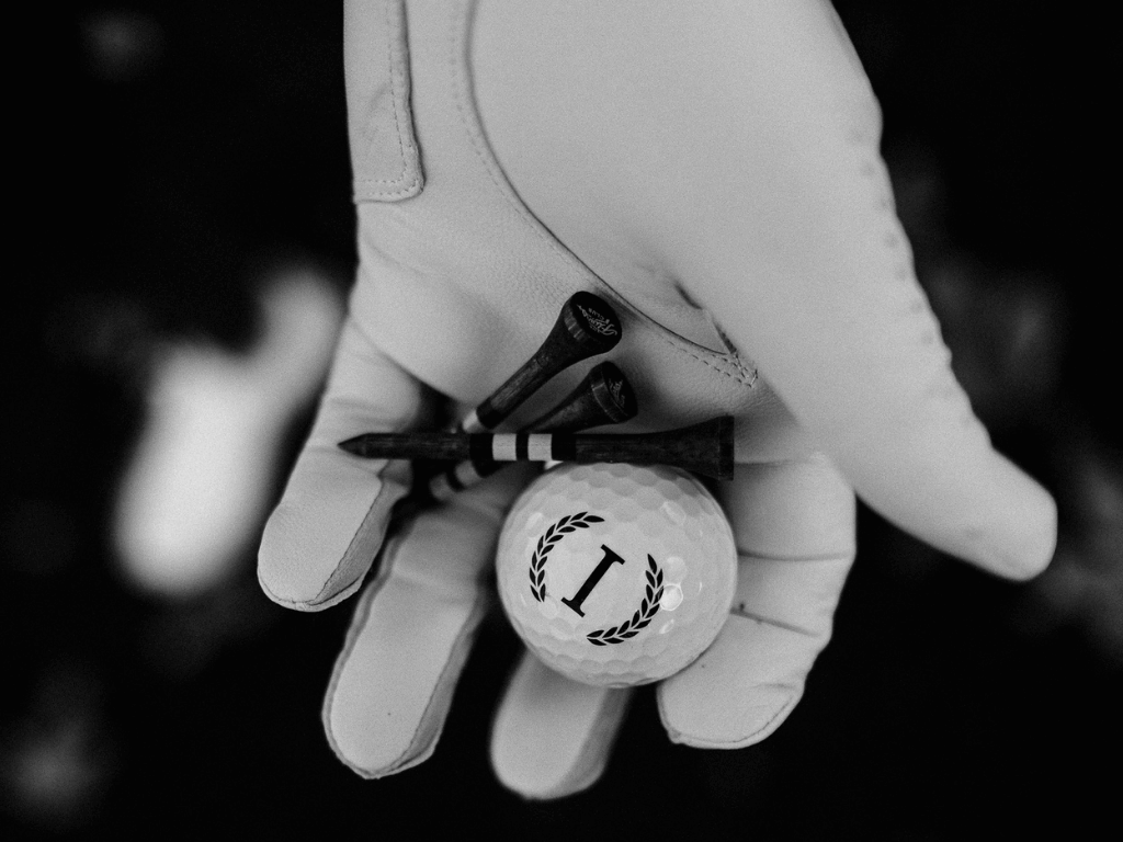 Why it's important to wear golf glove? [2024] Invictus Golf Gloves