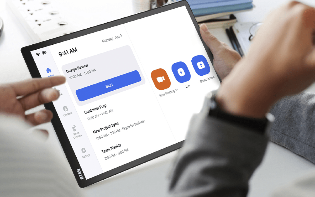 Collaboration Tablet steuert ZoomMeetings invidis