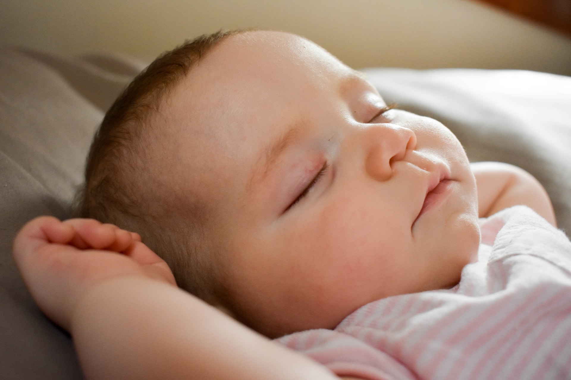 8 Tips to Help Your Baby SelfSoothe to Sleep
