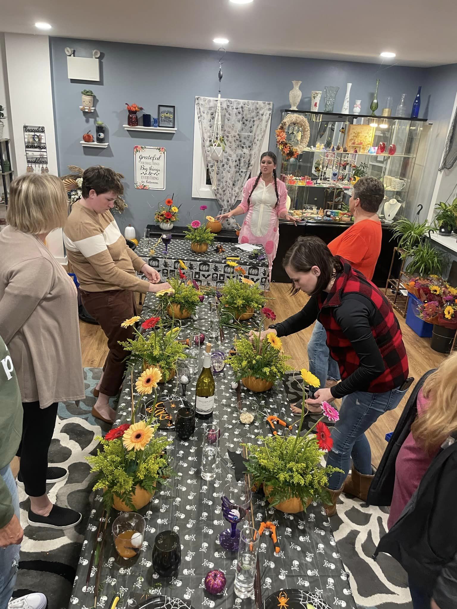 Floral Arranging Class Beyond the Basics! Invited Experiences