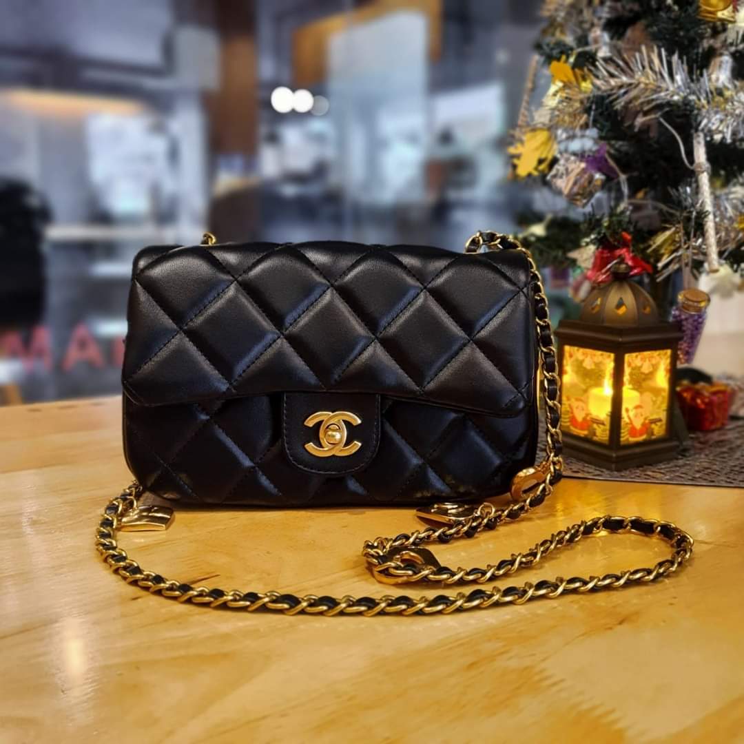 Chanel VIP gift crossbody bag blog.knak.jp