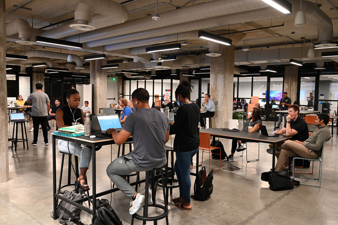 Flex Space Ion District