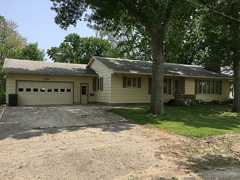 Real Estate in Iowa Sale Barn Realty & Auction Pocahontas, IA