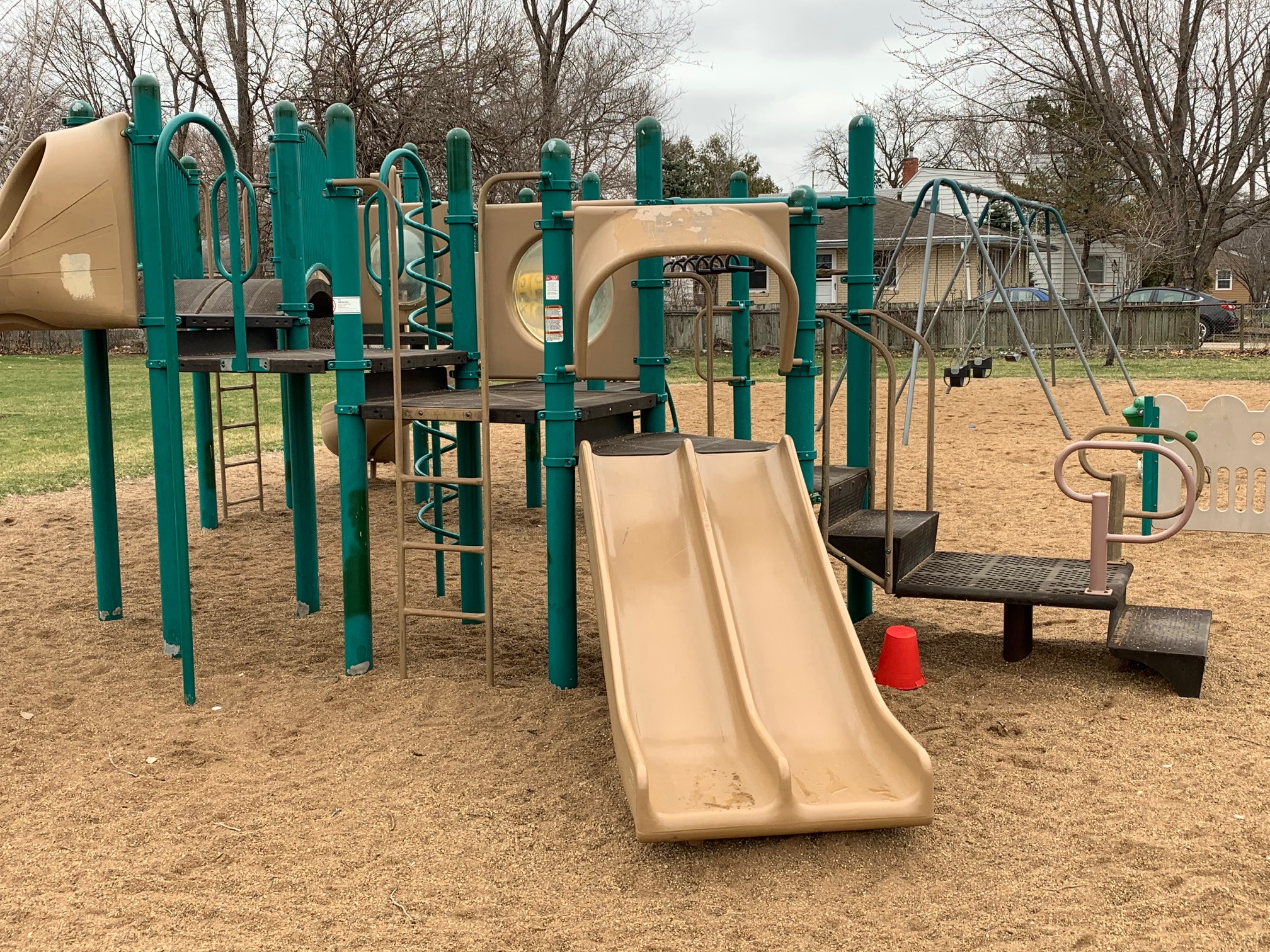 Des Moines closes playgrounds in parks • Iowa Capital Dispatch