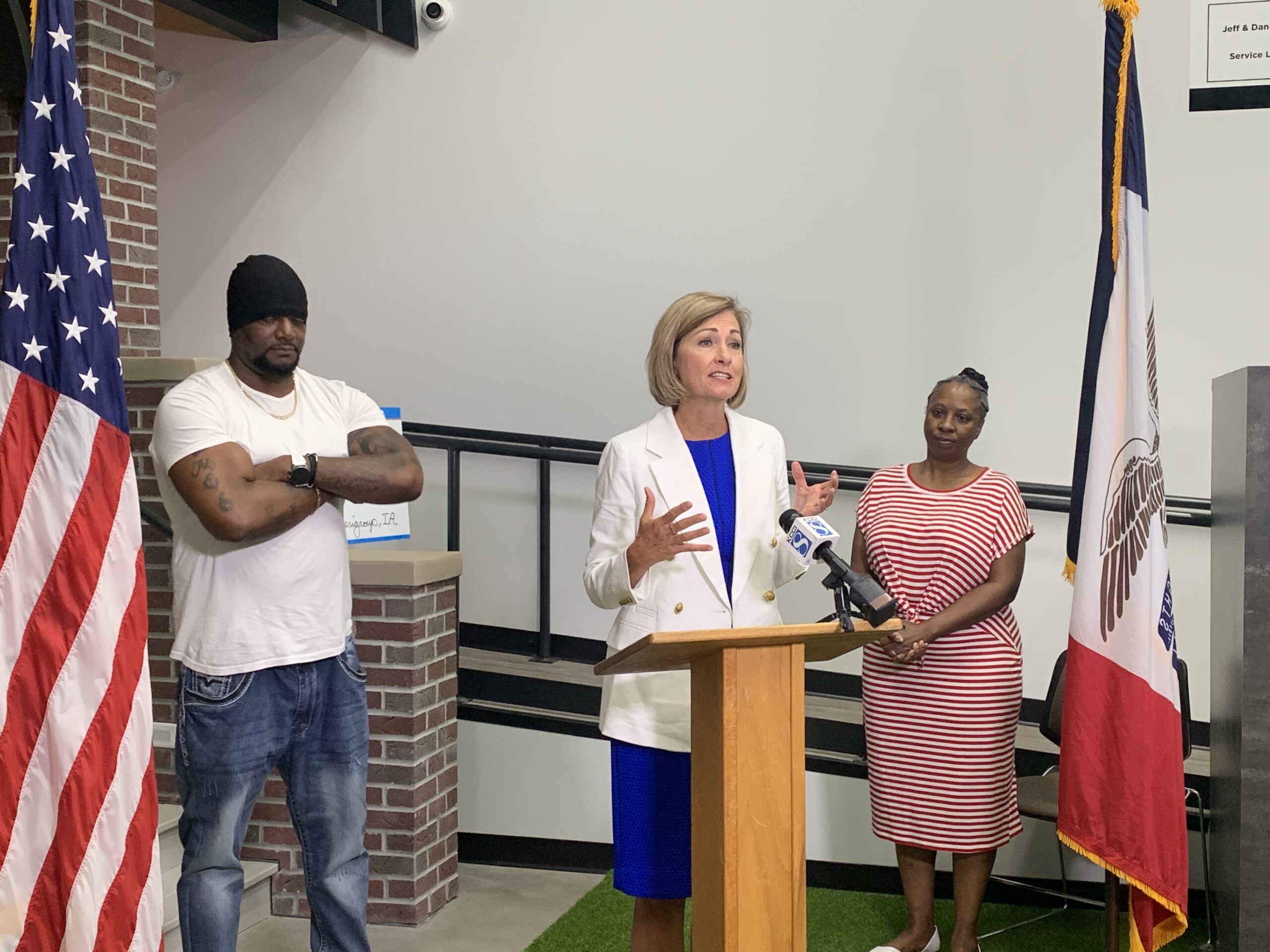 Reynolds raises concerns about unvaccinated immigrants coming to U.S. • Iowa Capital Dispatch