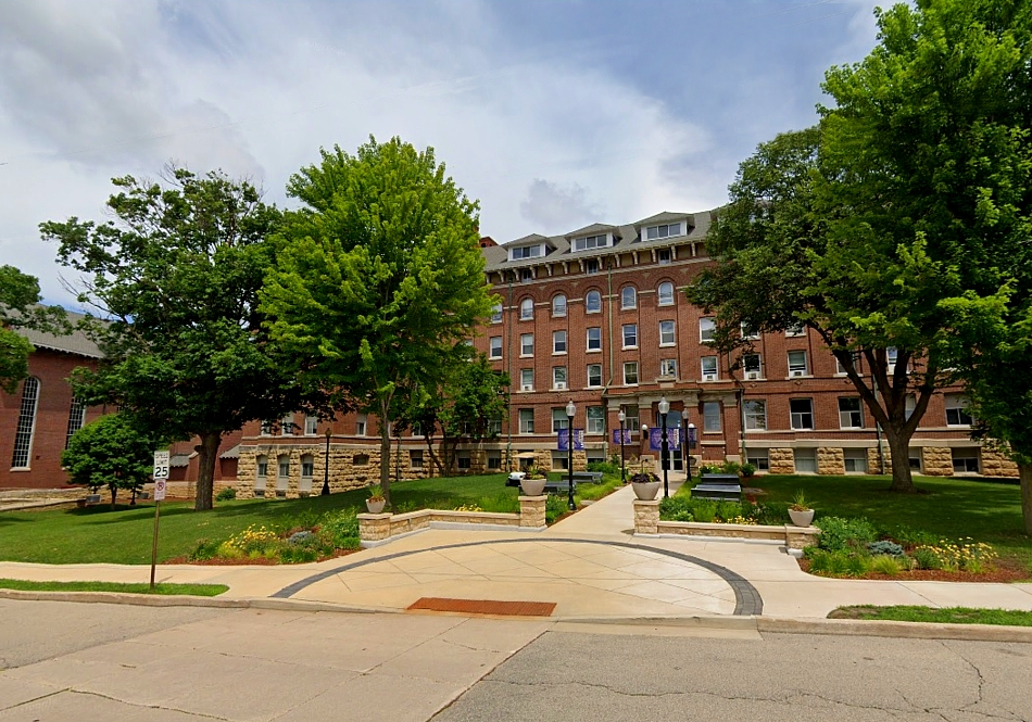 Loras College sued over alleged student housing breakins, Title IX