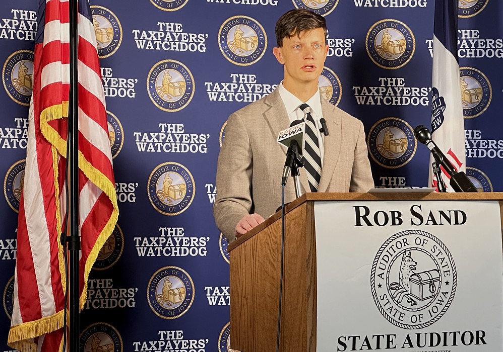 Auditor: More than $400K in public money misspent through state-run