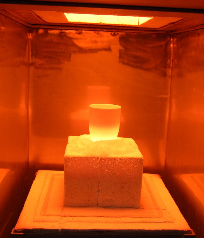 Институт по физикохимия БАН Lift Glass Melting Furnace