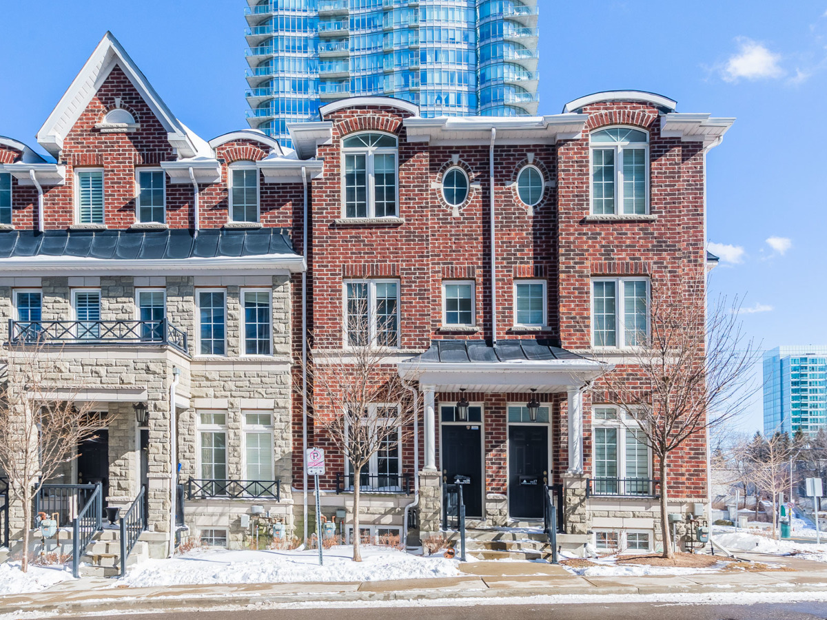 8 Windermere Ave Th 16, Toronto Ipekian Real Estate