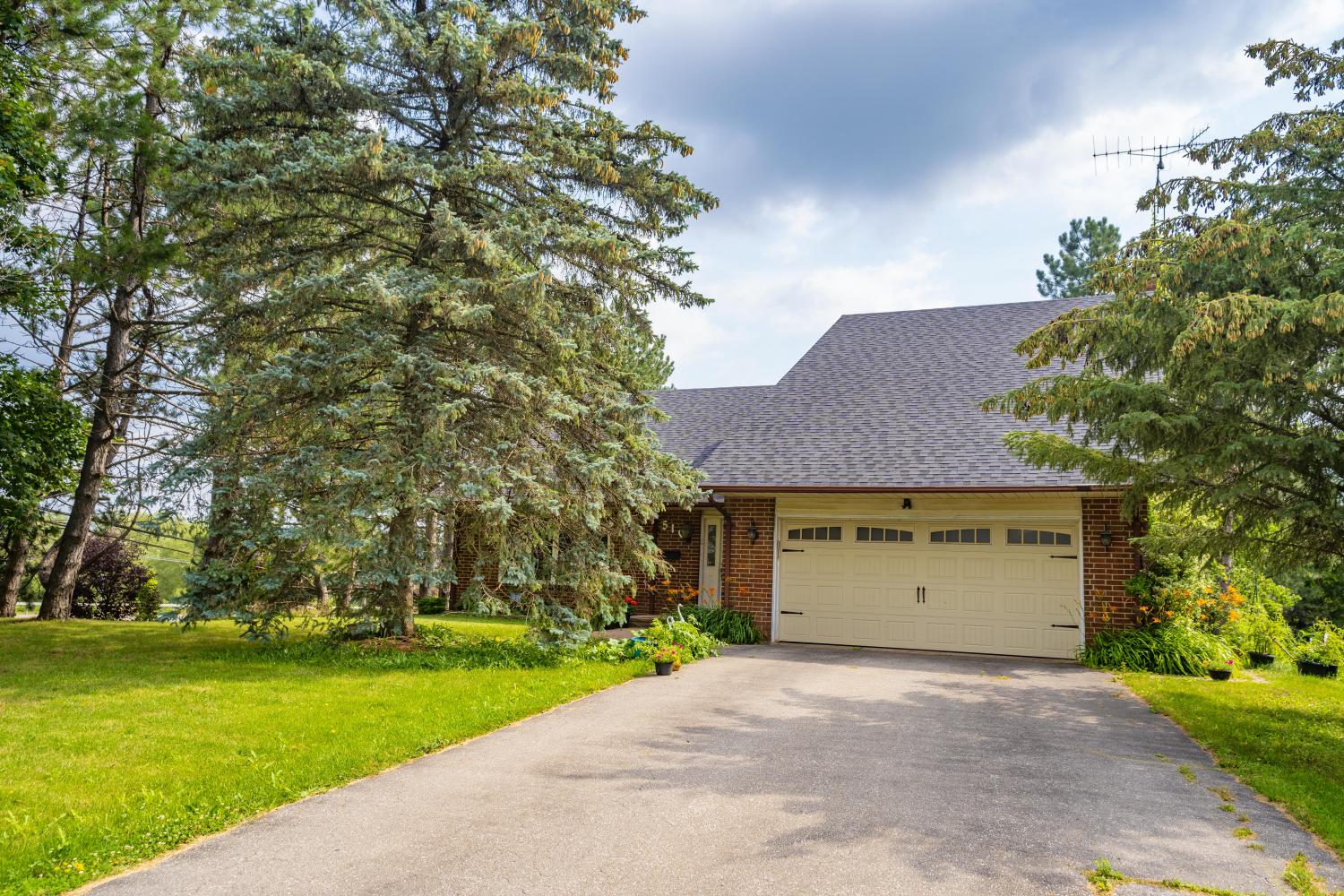 510 Warren Rd., King City Ipekian Real Estate