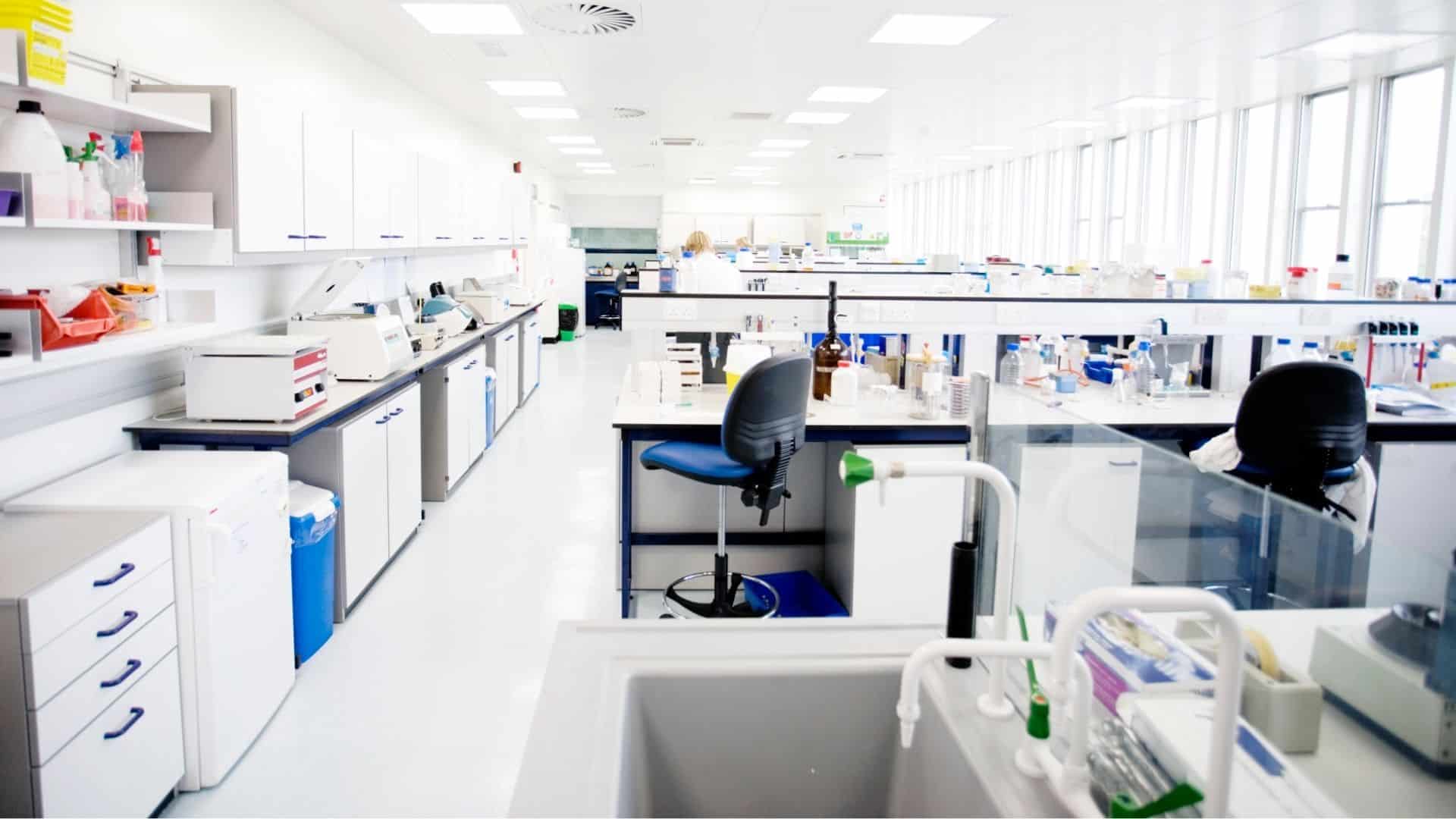 Fume Hoods for Schools and Higher Education iQ Labs