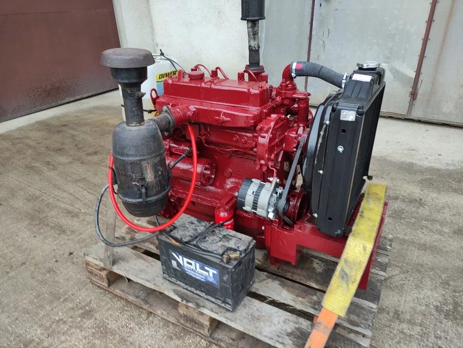 Silnik c330 3p 4p MF Perkins c360 4cyl ursus 56km a4.203 ad4.203