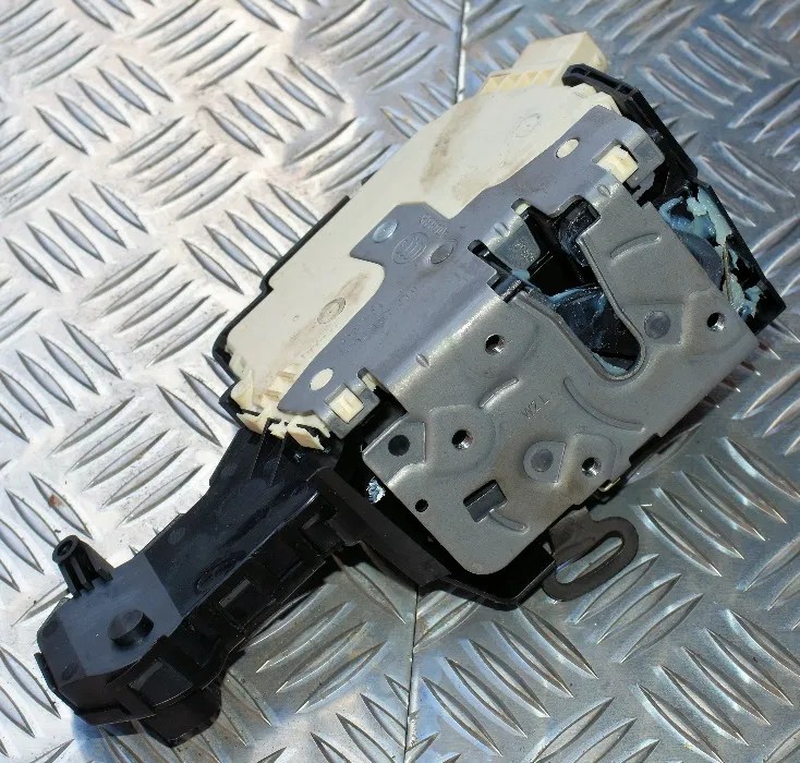 Zamek drzwi przód lewy Land Rover Discovery II NOWY Marcinków • OLX.pl