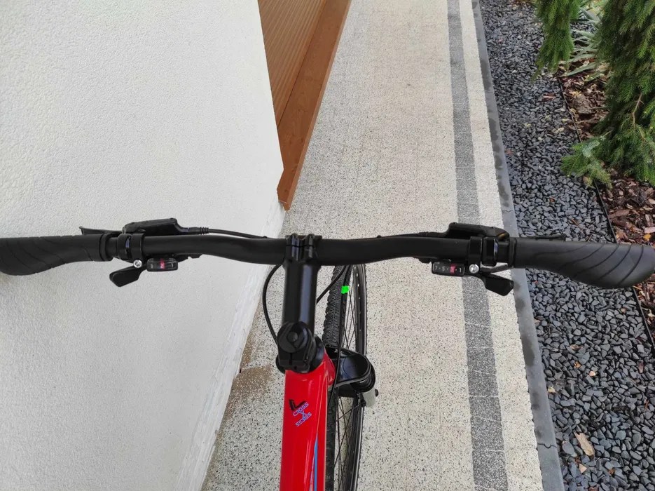 Rower UNIVEGA crossowy, koła 28, hydraulika, amor, powystawowy