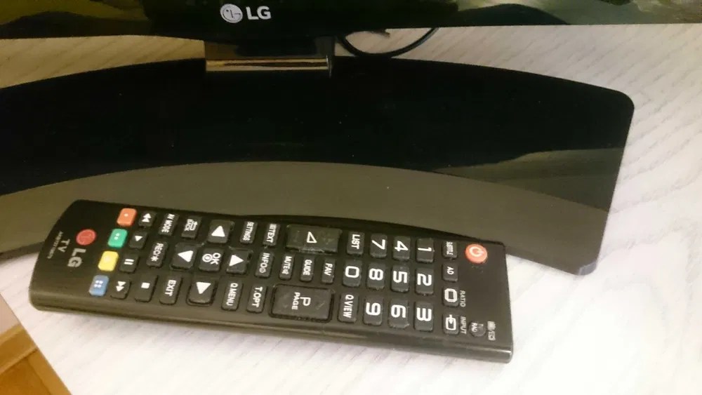 Telewizor LED LG 28cale z oryginalnym pilotem Białystok Bojary • OLX.pl