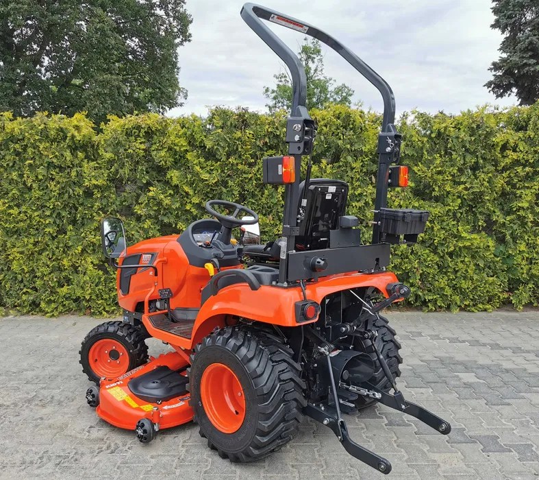 Kioti CS2520 HST 4x4 hydro kosiarka międzyosiowa Koszenie nieużytków