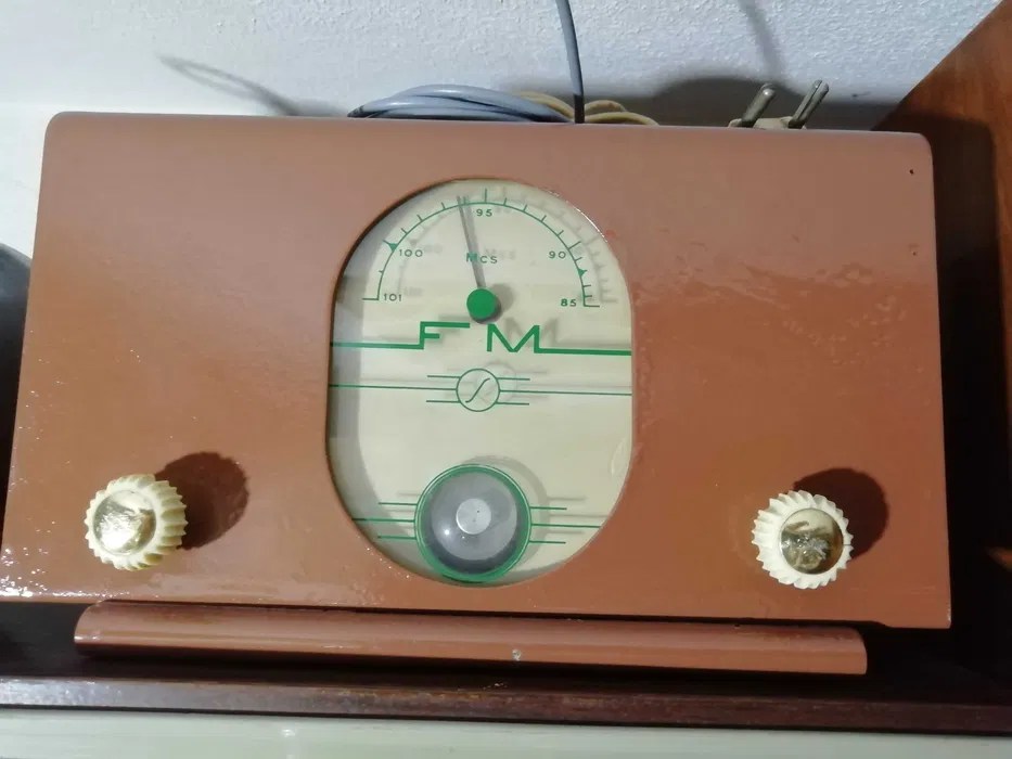 Lote de rádios antigos para coleção Penafiel • OLX Portugal