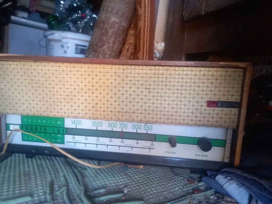 Radio lata 70 z PRL Domasławice • OLX.pl