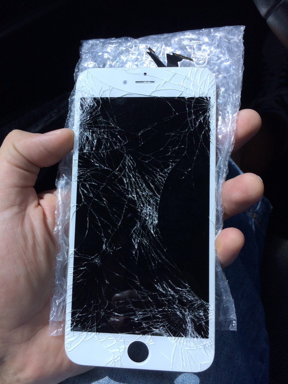 Cracked iPhone 6S Screen Repair in Dubai We Come To You!