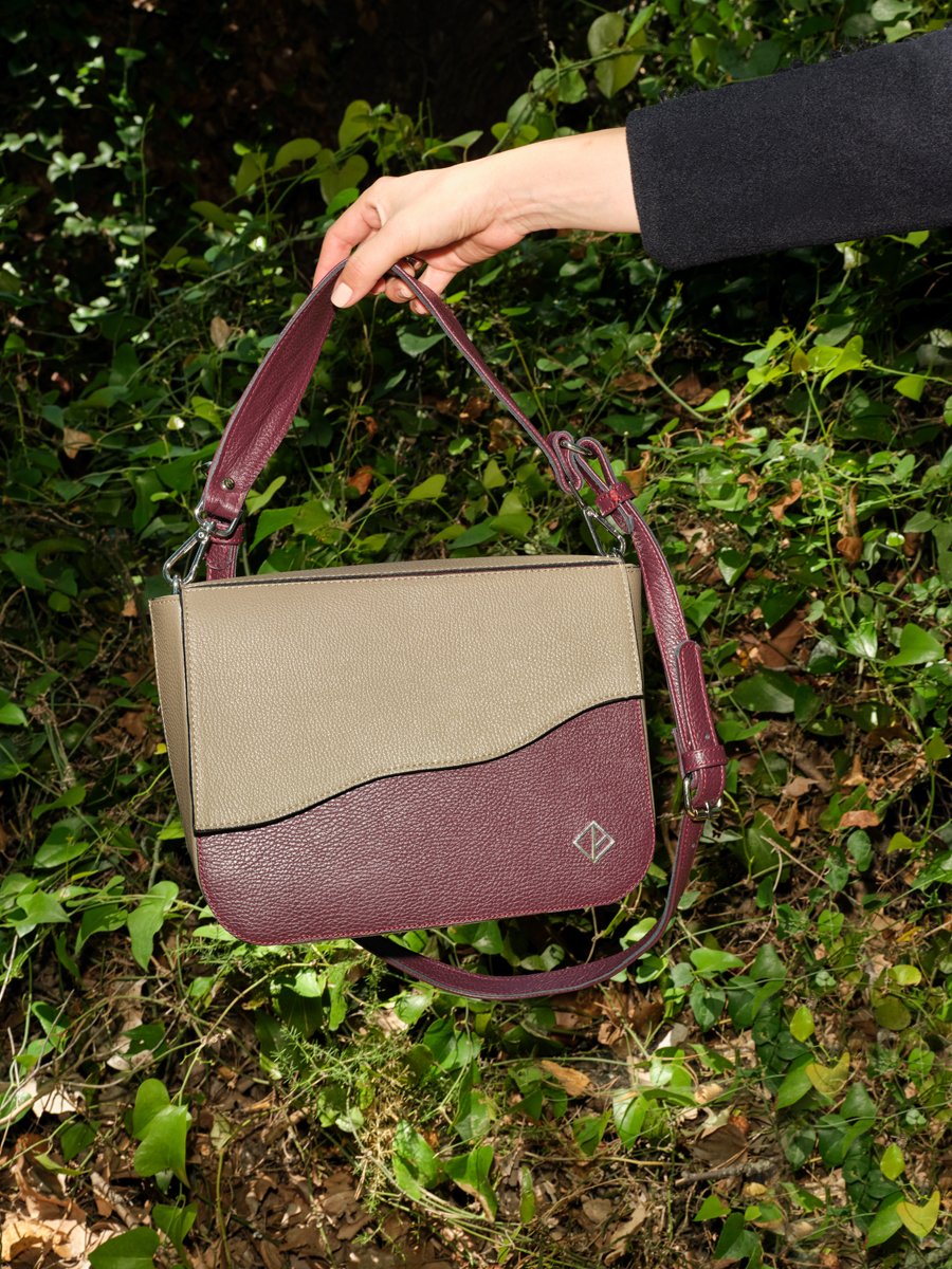 Harper Bordeaux Shoulder Box Bag Iride De Portu