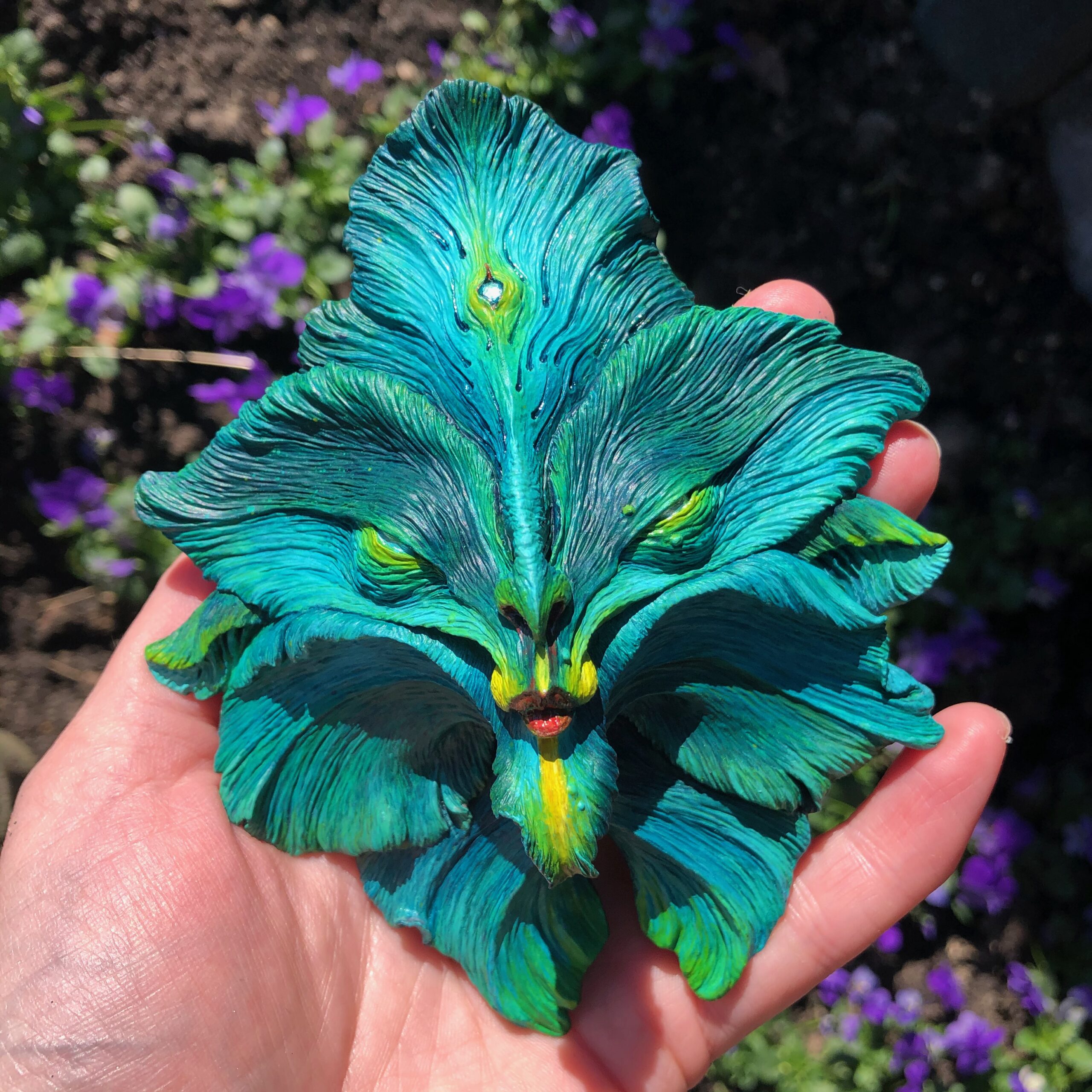 Sculpture Iris Compiet