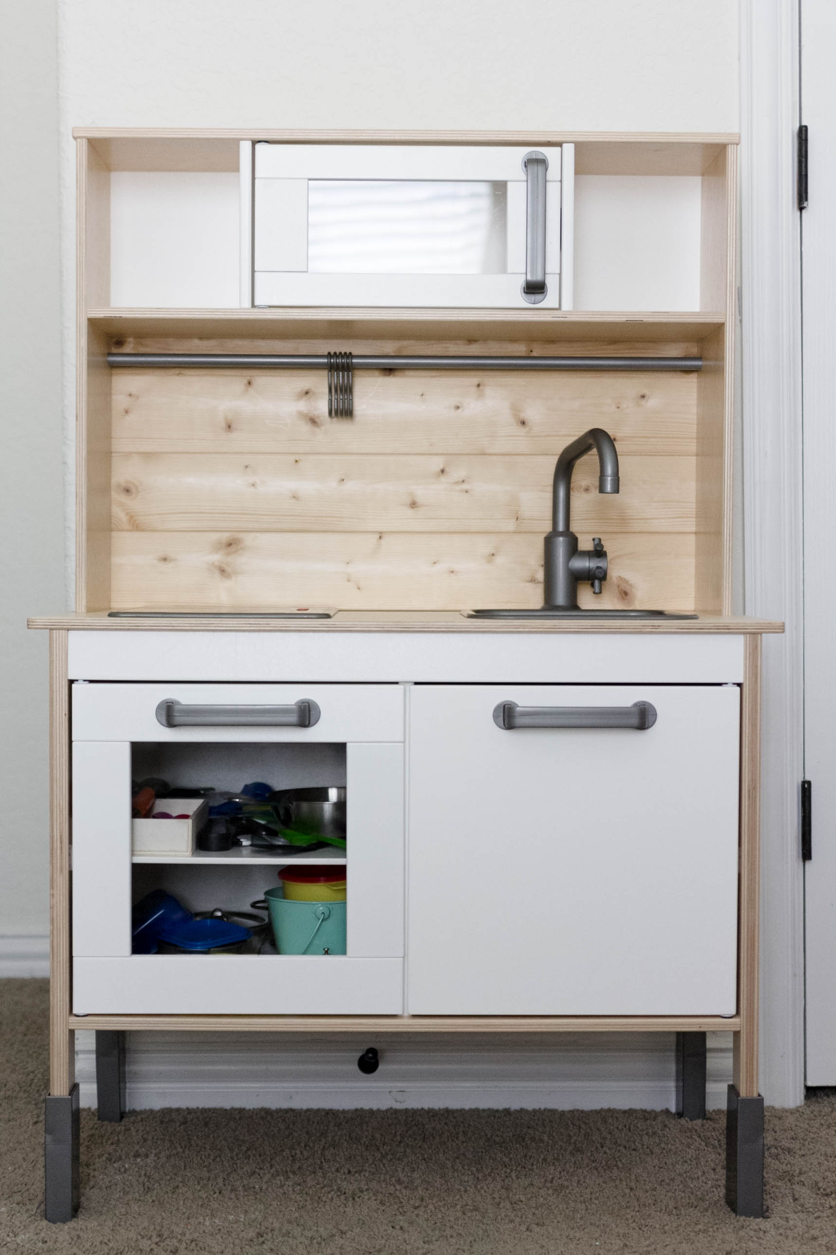 Playroom Kitchen2 Iris Nacole