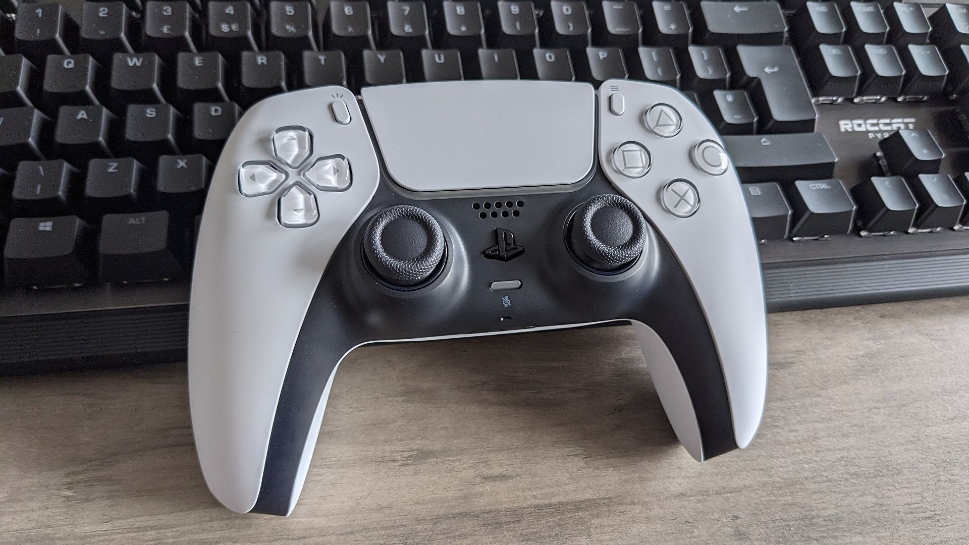 How to Use the PS5 DualSense Controller on a PC